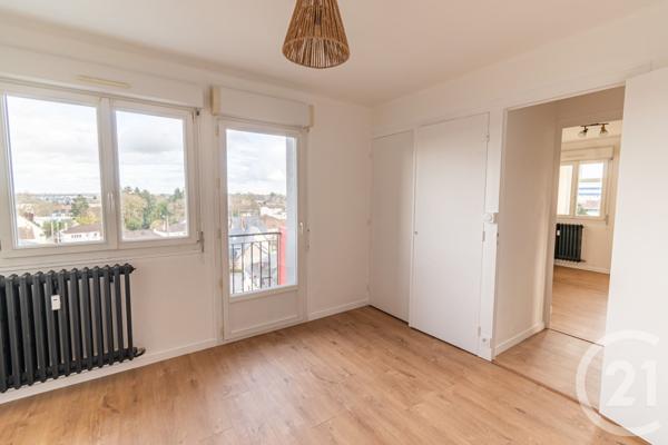 Appartement T4 à vendre  4 pièces - 74 m2 LAVAL - 53