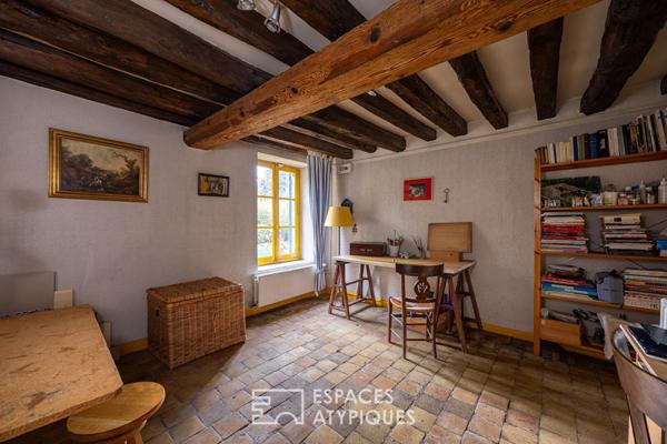 Maison bucolique avec piscine et dépendances à Ecully