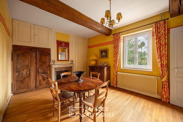 Maison bucolique avec piscine et dépendances à Ecully