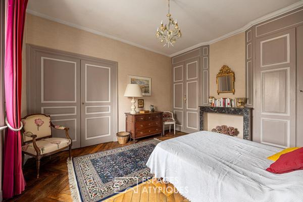 Maison bucolique avec piscine et dépendances à Ecully