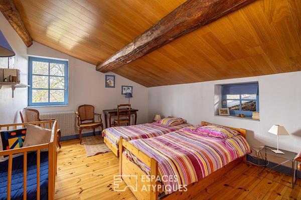 Maison bucolique avec piscine et dépendances à Ecully