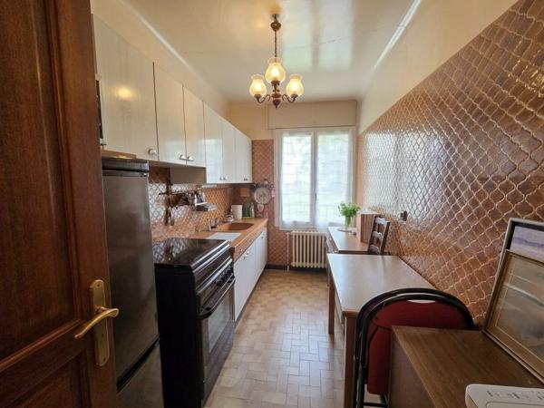 Appartement
         2 pièces
        - 60 m² Exclusivité 569 700 € *