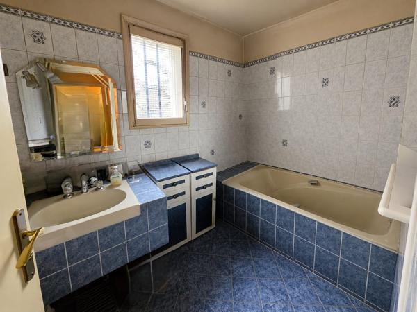 Appartement
         2 pièces
        - 60 m² Exclusivité 569 700 € *