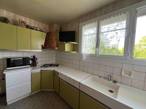 MAISON SUR SOUS-SOL AVEC PARC ARBORE