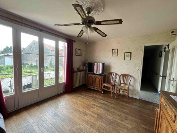 MAISON SUR SOUS-SOL AVEC PARC ARBORE