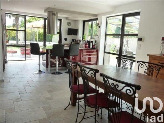 Maison à vendre 8 pièces 210 m² Althen-des-Paluds