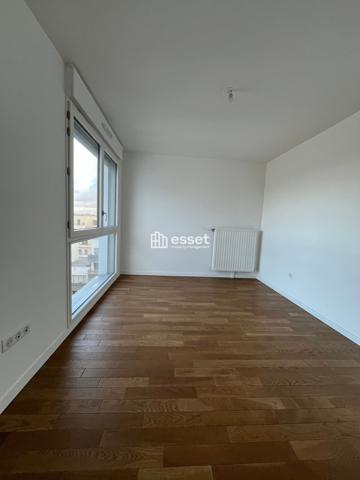 Location Appartement 5 pièces 121.14 m² - Rueil-malmaison 92500