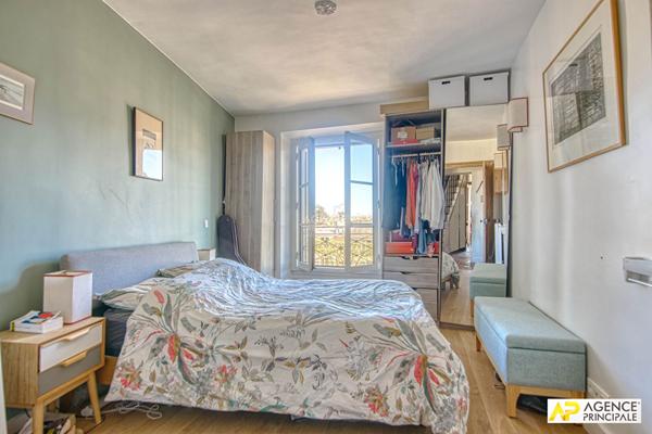 Versailles Notre-Dame Appartement 4 pièces en duplex de 93m² au sol situé au 3ème et dernier étage avec caves €740 000 ** - Référence 27524
