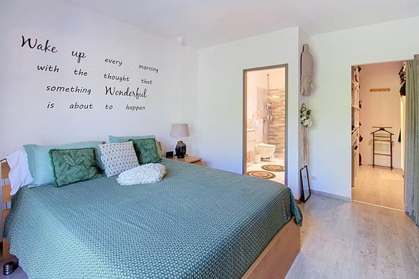 A VENDRE ! Maison contemporaine à Draguignan de 154 m² avec piscine et double garage