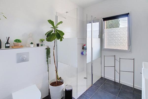A VENDRE ! Maison contemporaine à Draguignan de 154 m² avec piscine et double garage