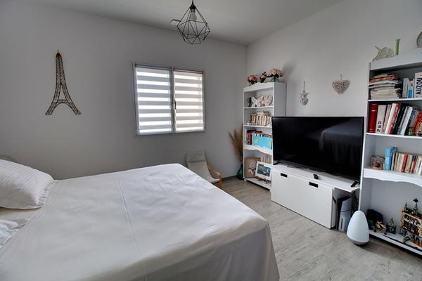 A VENDRE ! Maison contemporaine à Draguignan de 154 m² avec piscine et double garage