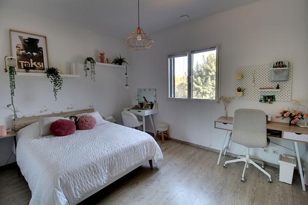 A VENDRE ! Maison contemporaine à Draguignan de 154 m² avec piscine et double garage