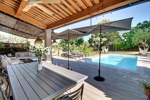A VENDRE ! Maison contemporaine à Draguignan de 154 m² avec piscine et double garage