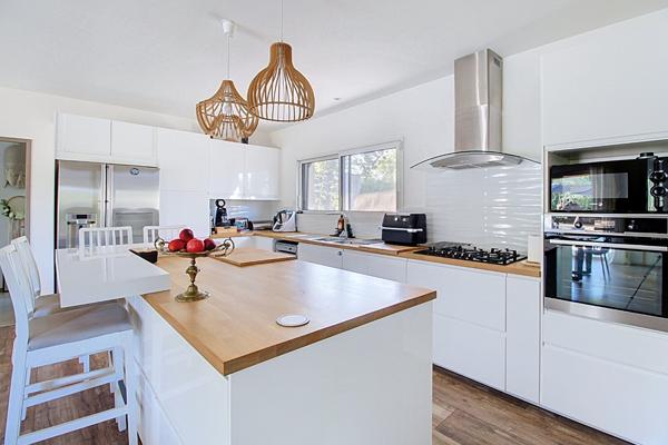 A VENDRE ! Maison contemporaine à Draguignan de 154 m² avec piscine et double garage