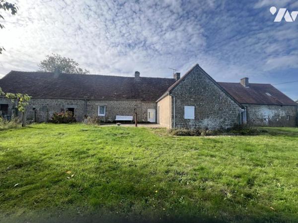 LA FERTE MACE, longère sur terrain de 6670 m² en bordure de ville