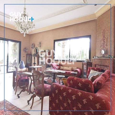 Très belle villa à vendre dans le quartier chic de casablanca