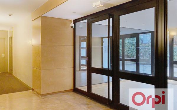 Appartement à vendre    2 pièces • 48,93 m2 Issy-les-Moulineaux