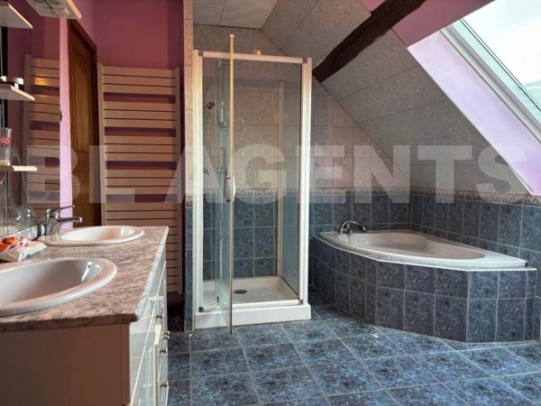 Belle longère restaurée F6 (195 m2) – terrain 1600 m2 + grande dépendance – DPE D/D