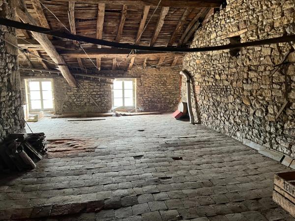 Maison à vendre 8 pièces CHATEAUNEUF (71)