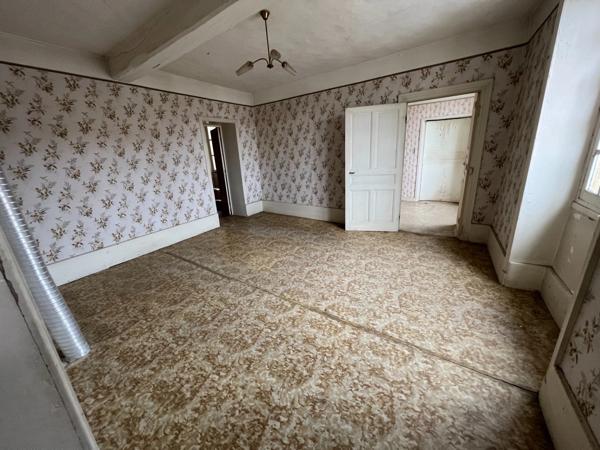 Maison à vendre 8 pièces CHATEAUNEUF (71)