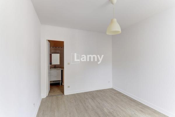 T2 en bon état avec balcon, chauffage individuel