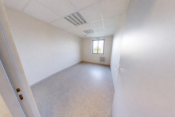 Local commercial Migne Auxances 4 pièce(s) 398.88 m2