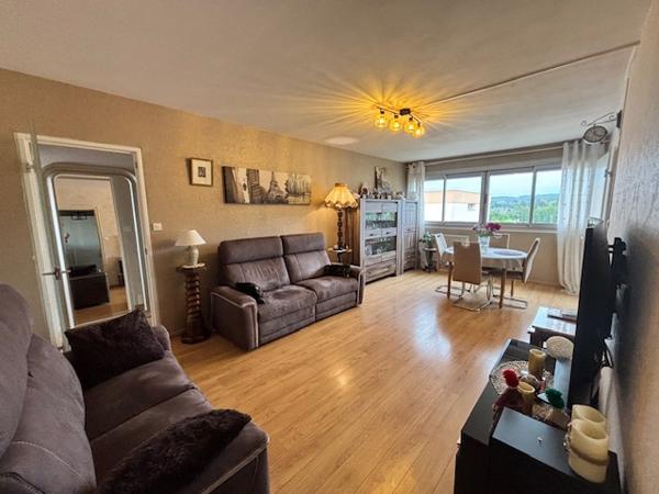 Saint-Pierre-lès-Elbeuf (76320) Appartement T4 82m2 + Loggia et Balcon