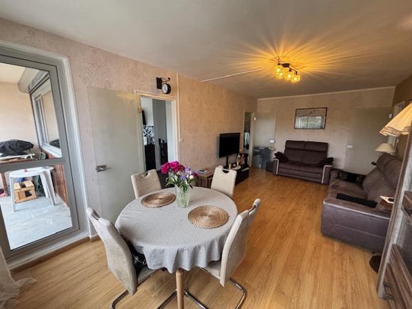 Saint-Pierre-lès-Elbeuf (76320) Appartement T4 82m2 + Loggia et Balcon