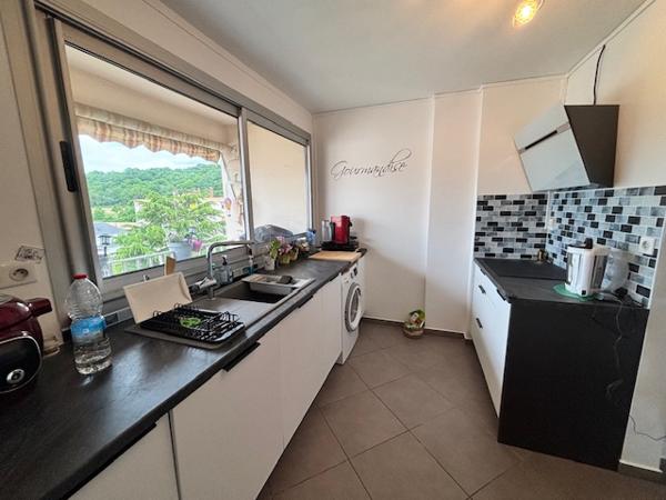 Saint-Pierre-lès-Elbeuf (76320) Appartement T4 82m2 + Loggia et Balcon