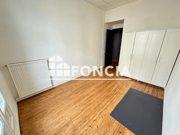 Location Appartement 2 pièces 48.7 m² - 63 RUE DE LA REPUBLIQUE Rochefort 17300
