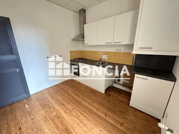 Location Appartement 2 pièces 48.7 m² - 63 RUE DE LA REPUBLIQUE Rochefort 17300