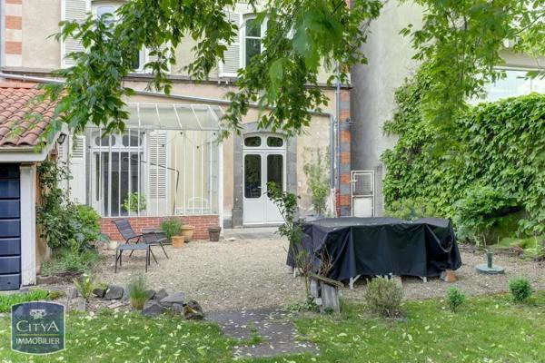 Vente maison 8 pièces de 226m²