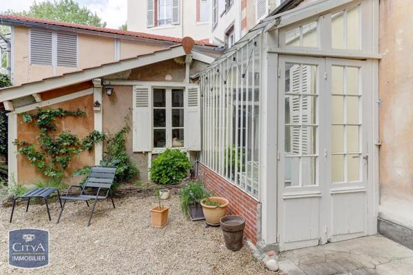 Vente maison 8 pièces de 226m²
