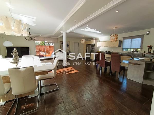 plein pied, 4 faces, 4 chambres, jardin, piscine, garage