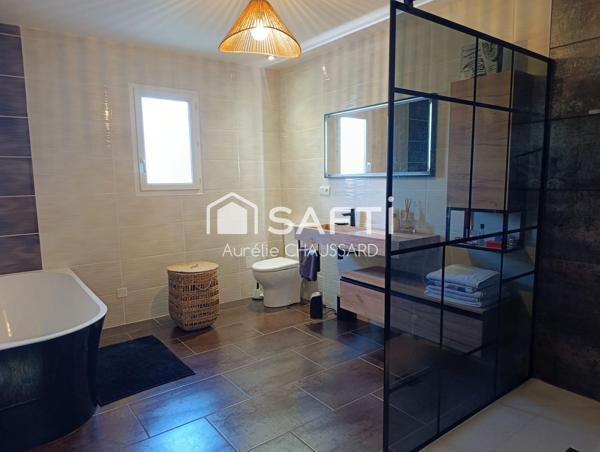 plein pied, 4 faces, 4 chambres, jardin, piscine, garage