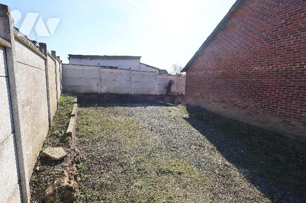 Exclusivité,
Spacieuse maison individuelle, 4 chambres, garage, remise.