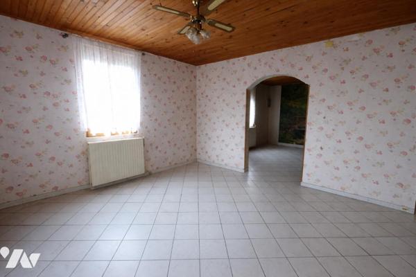 Exclusivité,
Spacieuse maison individuelle, 4 chambres, garage, remise.