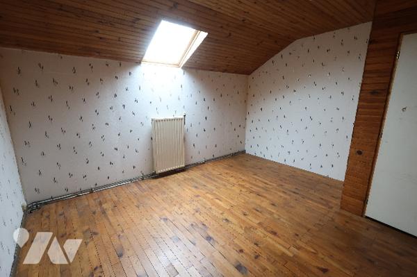 Exclusivité,
Spacieuse maison individuelle, 4 chambres, garage, remise.