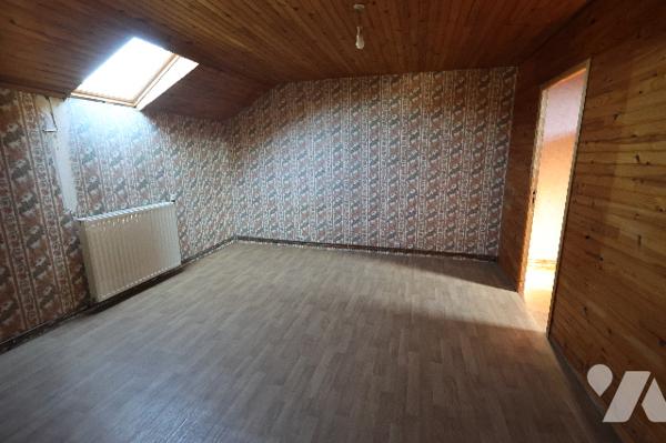 Exclusivité,
Spacieuse maison individuelle, 4 chambres, garage, remise.