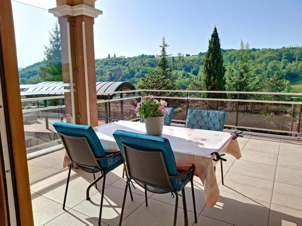 luxueuse maison d'architecte avec piscine intérieure