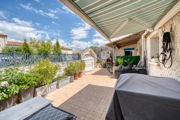 Maison
         5 pièces
        - 110 m² Exclusivité 299 000 € *