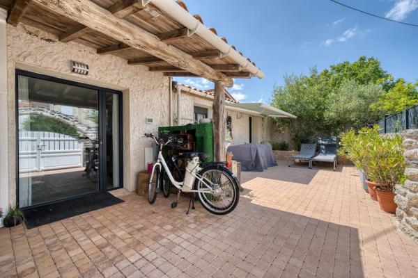 Maison
         5 pièces
        - 110 m² Exclusivité 299 000 € *