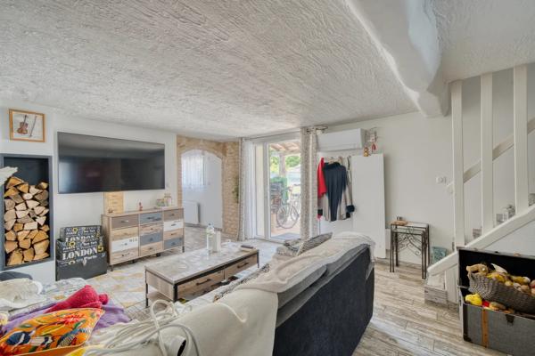 Maison
         5 pièces
        - 110 m² Exclusivité 299 000 € *