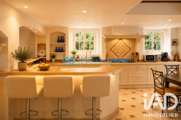 Location maison 6 pièces 220 m² Grimaud
