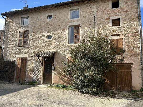 Immeuble Uchizy 342 m2