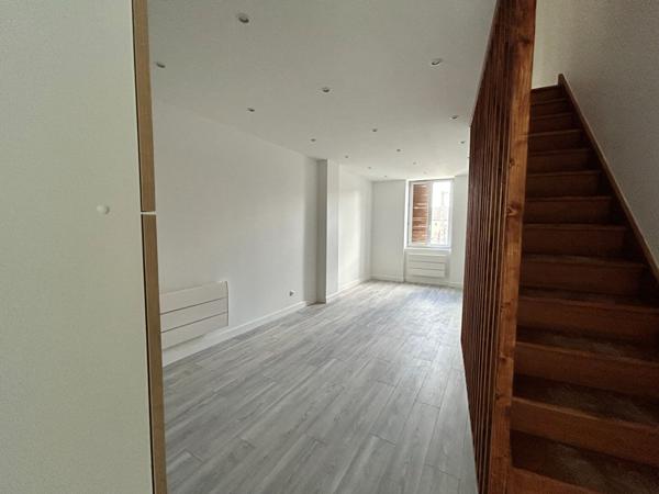 Immeuble Uchizy 342 m2