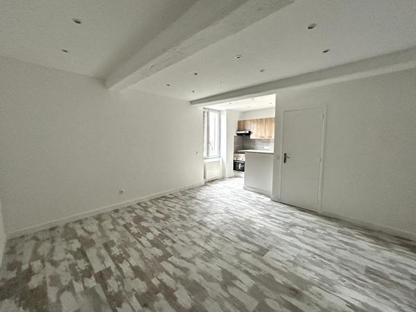 Immeuble Uchizy 342 m2