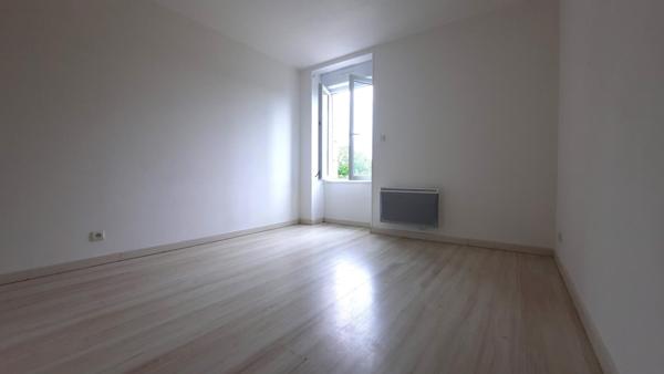 Maison à Bressuire, 79300 - 7 pièces 146m²