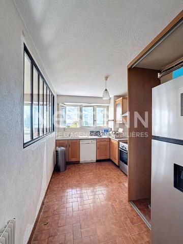 À vendre : Appartement de 5 pièces avec vue mer à Brest