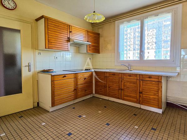 T5 traversant 3 chambres - balcon plein sud vue montagnes + garage fermé - Pau